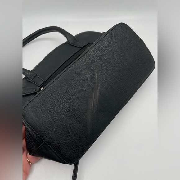 Vintage Roots Black Leather Crossbody Bag, 12”X9” - Picture 4 of 7